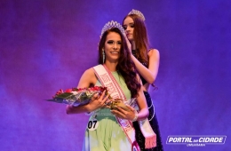 Jéssica Aguiar conquista o título de Miss Teen Umuarama 2018