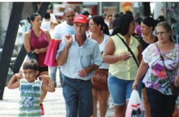 Comércio de Umuarama ficará aberto no próximo sábado até às 17h