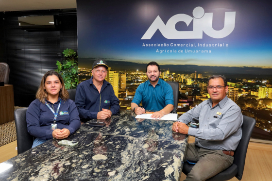 Aciu firma convênio com empresa de energia solar de Umuarama