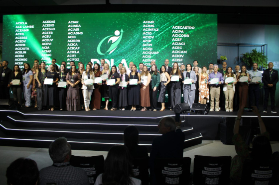 Aciu se destaca com conquistas de prêmios em congresso da Faciap