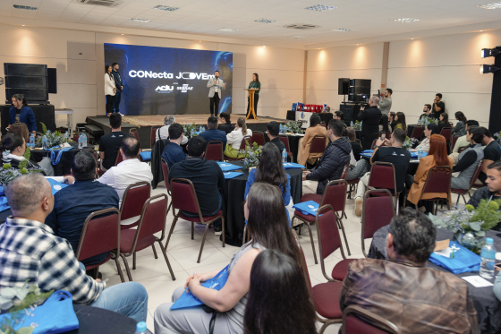 Conjove debate liderança e IA em evento de networking em Umuarama
