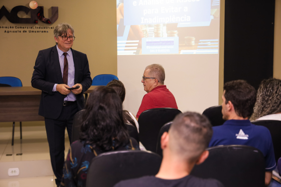 Curso aborda técnicas e processos para negociações financeiras