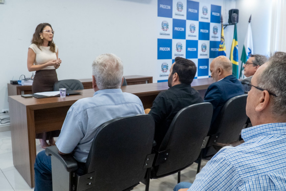 Procon de Umuarama comemora ações da Semana do Consumidor