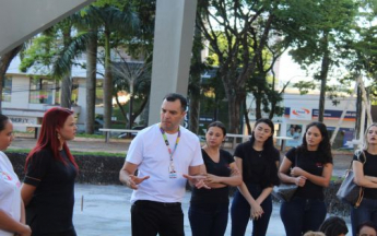 PALESTRA - Como os clientes pensam e consomem hoje em dia?