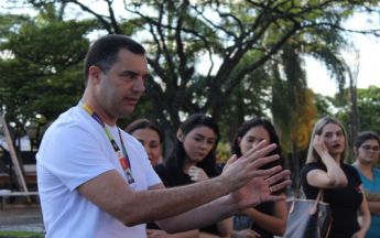 PALESTRA - Como os clientes pensam e consomem hoje em dia?