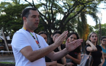 PALESTRA - Como os clientes pensam e consomem hoje em dia?