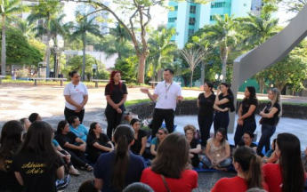 PALESTRA - Como os clientes pensam e consomem hoje em dia?