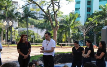 PALESTRA - Como os clientes pensam e consomem hoje em dia?