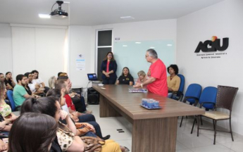 PALESTRA - "Fatores que influenciam o atendimento"