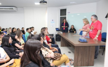 PALESTRA - "Fatores que influenciam o atendimento"