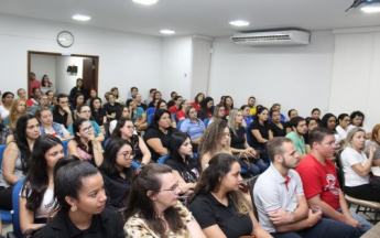 PALESTRA - "Fatores que influenciam o atendimento"