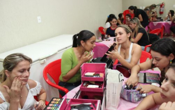 Curso de Automaquiagem Mary Kay