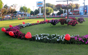 Ação especial do Dia dos Namorados - Praça Miguel Rossafa