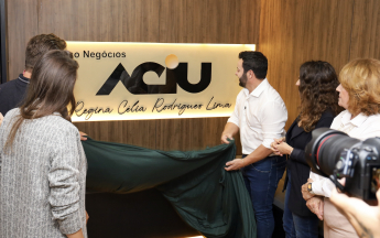 Aciu homenageia Regina Célia Rodrigues Lima e Arecídio Cassiano Junior com espaços nomeados na sede da entidade