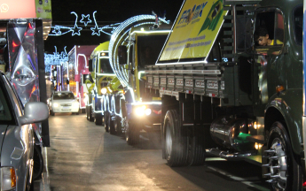 Desfile de caminhões de indústrias - Natal