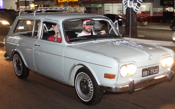 Desfile de Carros Antigos