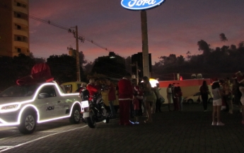 Desfile de Carros Antigos