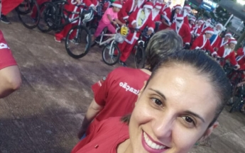 Desfile de Papais Noéis Ciclistas