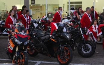 Desfile de Papais Noéis Motociclistas