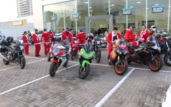 Desfile de Papais Noéis Motociclistas