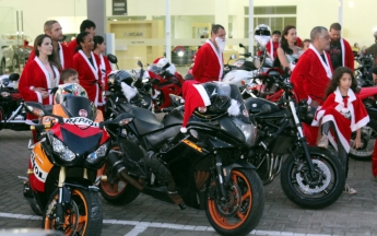 Desfile de Papais Noéis Motociclistas