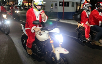 Desfile de Papais Noéis Motociclistas