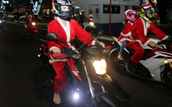 Desfile de Papais Noéis Motociclistas