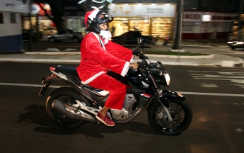 Desfile de Papais Noéis Motociclistas