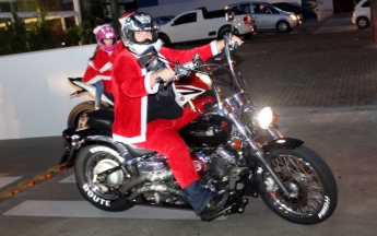 Desfile de Papais Noéis Motociclistas