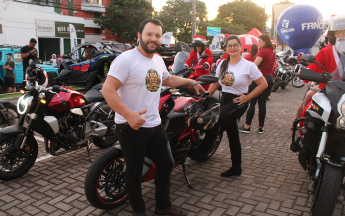 Desfile Papais Noéis Motociclistas