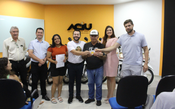 Entrega motos campanha de Natal