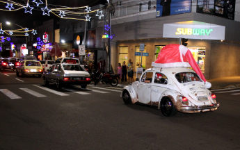 Natal de Luz - Desfile de Carros Antigos com Papais Notéis Motoristas