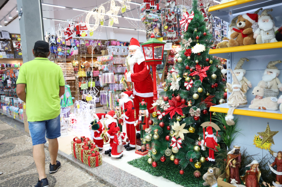 Comércio inicia atendimento noturno na segunda-feira (15)